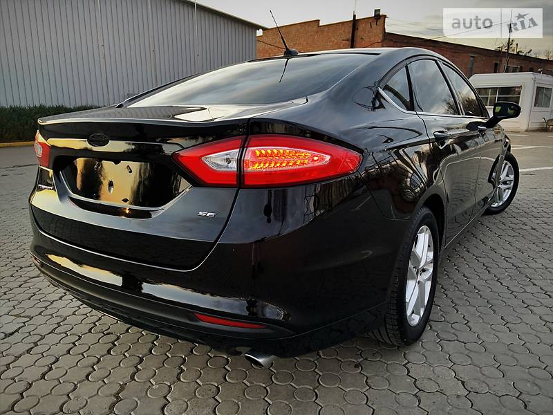 Седан Ford Fusion 2015 в Чернівцях