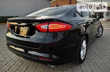 Седан Ford Fusion 2015 в 