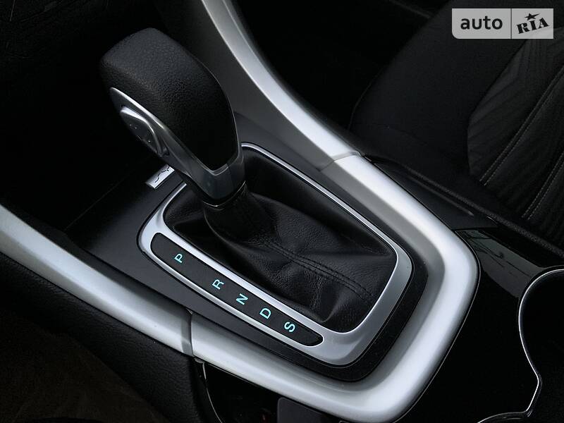 Седан Ford Fusion 2015 в Чернівцях