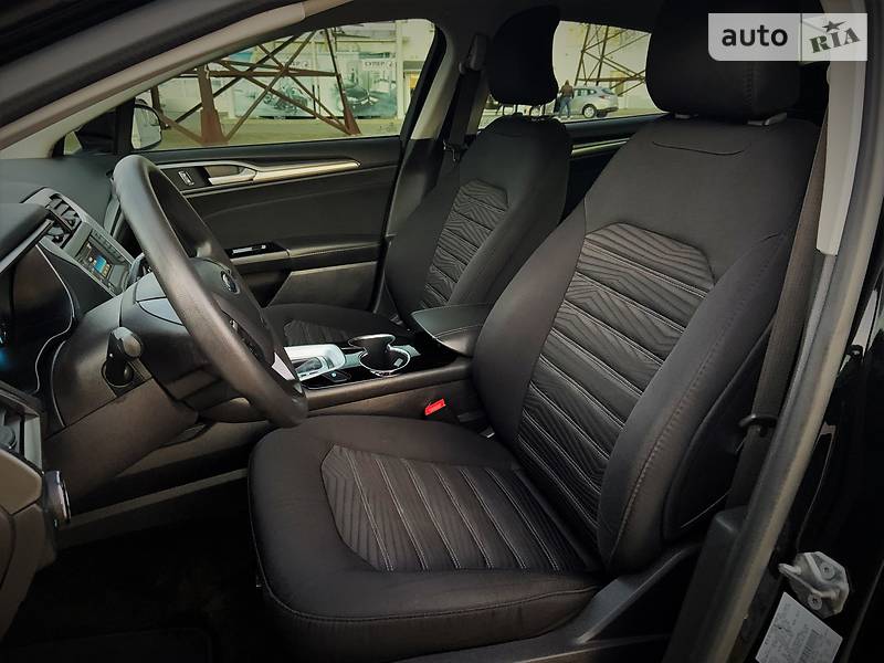 Седан Ford Fusion 2015 в Чернівцях