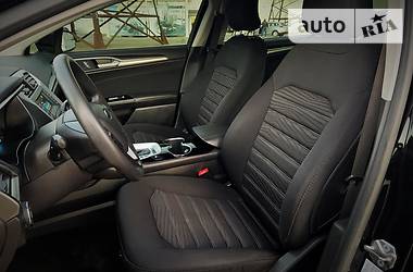 Седан Ford Fusion 2015 в 
