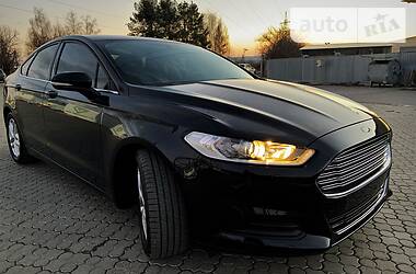 Седан Ford Fusion 2015 в 