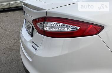 Седан Ford Fusion 2015 в Одесі