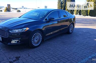 Седан Ford Fusion 2015 в 