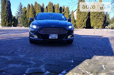 Седан Ford Fusion 2015 в 