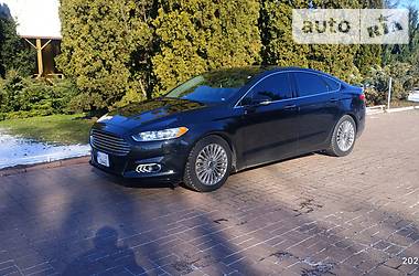Седан Ford Fusion 2015 в 