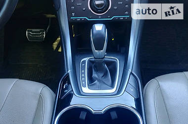 Седан Ford Fusion 2015 в 