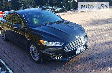 Седан Ford Fusion 2015 в 