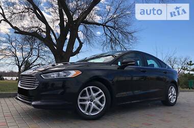 Седан Ford Fusion 2016 в 