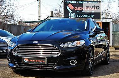 Седан Ford Fusion 2015 в 