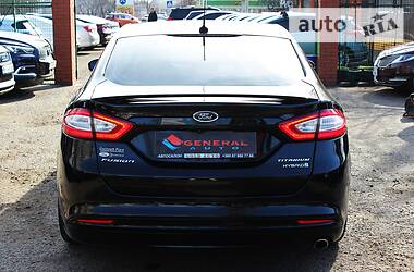 Седан Ford Fusion 2015 в 