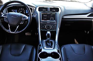 Седан Ford Fusion 2015 в 