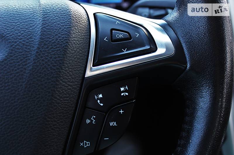 Седан Ford Fusion 2015 в Одесі