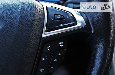 Седан Ford Fusion 2015 в 