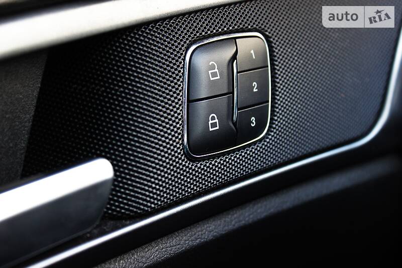 Седан Ford Fusion 2015 в Одесі