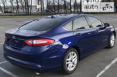 Седан Ford Fusion 2015 в 