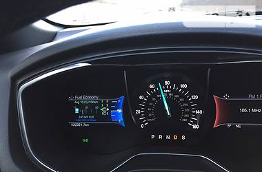 Седан Ford Fusion 2016 в 