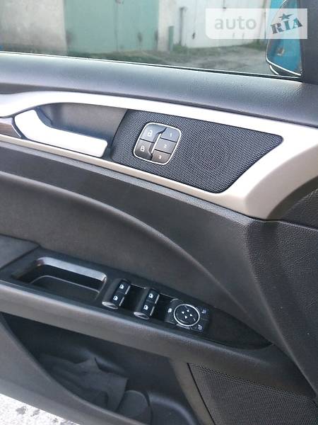 Седан Ford Fusion 2012 в Чорноморську