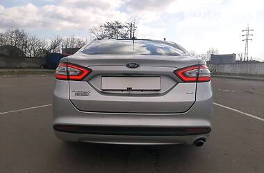 Седан Ford Fusion 2015 в 