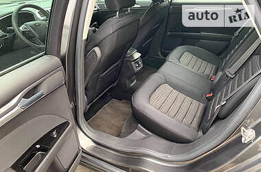 Седан Ford Fusion 2015 в 