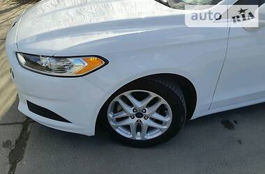 Седан Ford Fusion 2015 в 