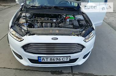 Седан Ford Fusion 2015 в 