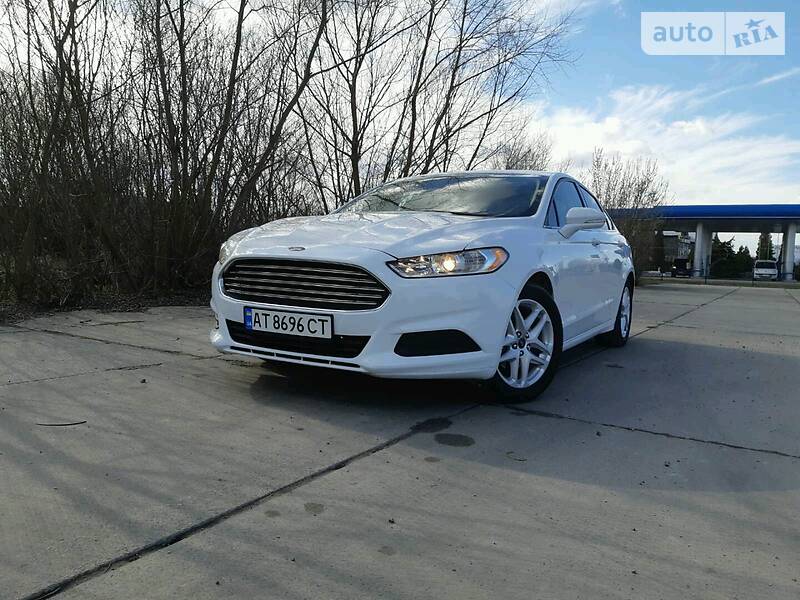 Седан Ford Fusion 2015 в 