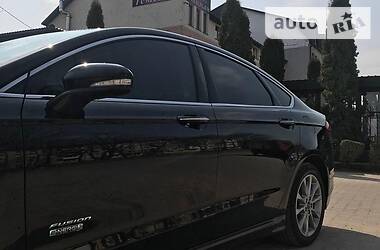 Седан Ford Fusion 2017 в 