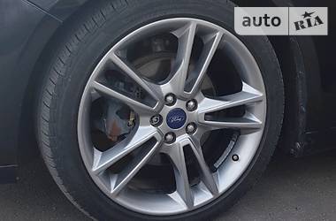 Седан Ford Fusion 2013 в 