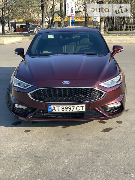 Седан Ford Fusion 2017 в 