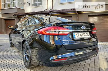 Седан Ford Fusion 2018 в 