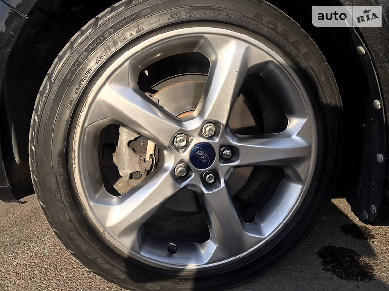 Седан Ford Fusion 2012 в Рівному