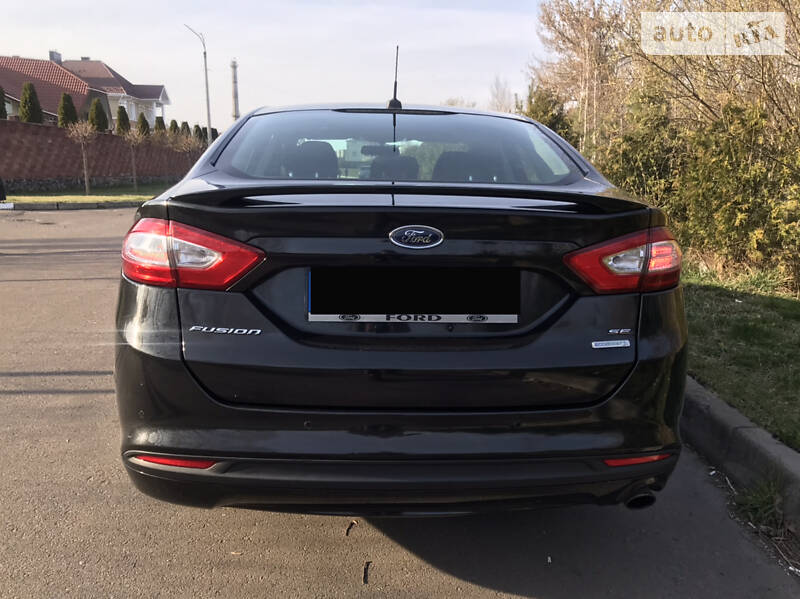 Седан Ford Fusion 2012 в Рівному