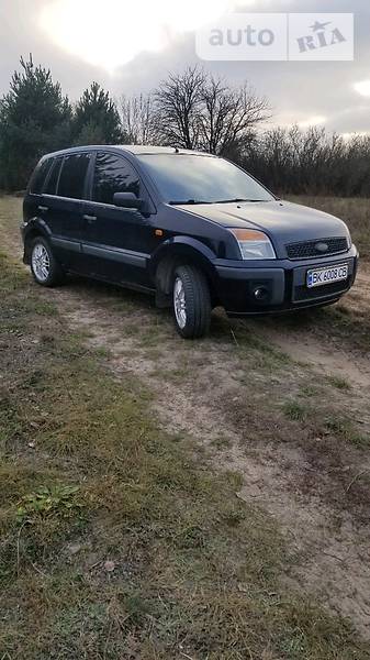 Внедорожник / Кроссовер Ford Fusion 2005 в 