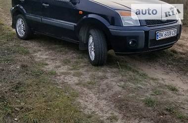 Внедорожник / Кроссовер Ford Fusion 2005 в 