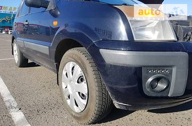 Внедорожник / Кроссовер Ford Fusion 2005 в 