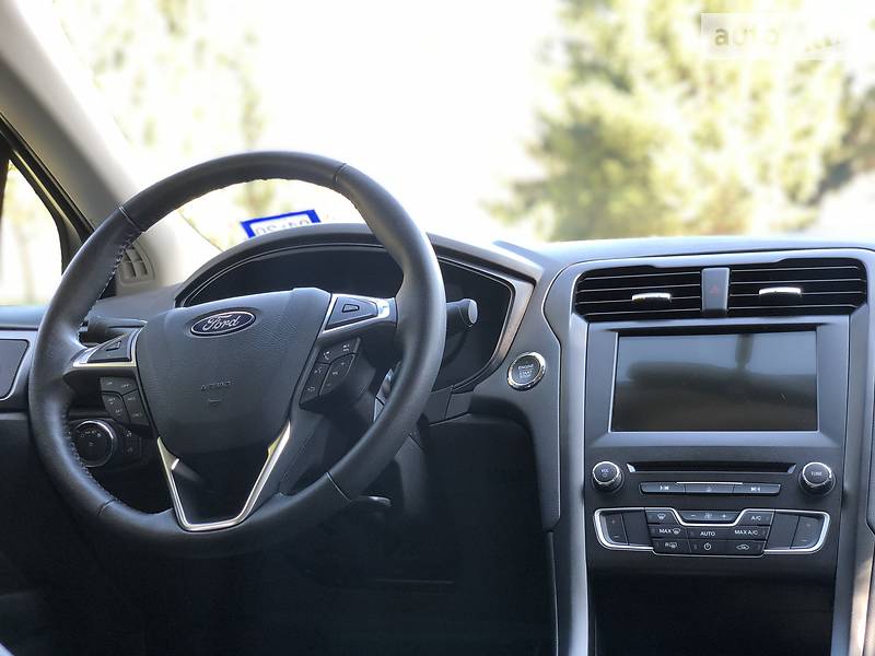 Седан Ford Fusion 2018 в Рівному