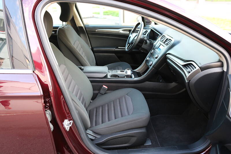 Седан Ford Fusion 2016 в Києві фото 30 Седан Ford Fusion 2016 в Києві