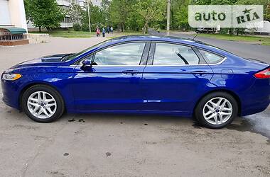 Седан Ford Fusion 2016 в 
