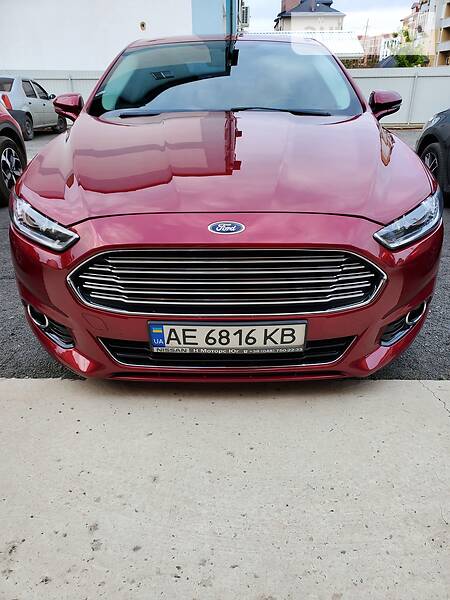 Седан Ford Fusion 2015 в Ужгороде