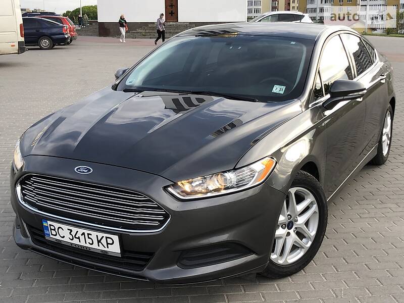 Седан Ford Fusion 2016 в Львові