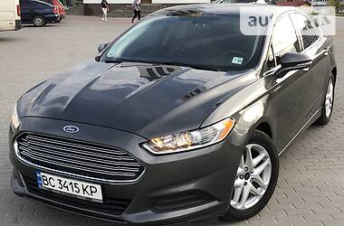 Седан Ford Fusion 2016 в 