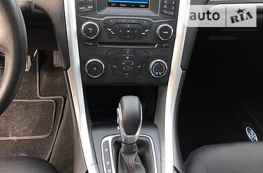 Седан Ford Fusion 2016 в 