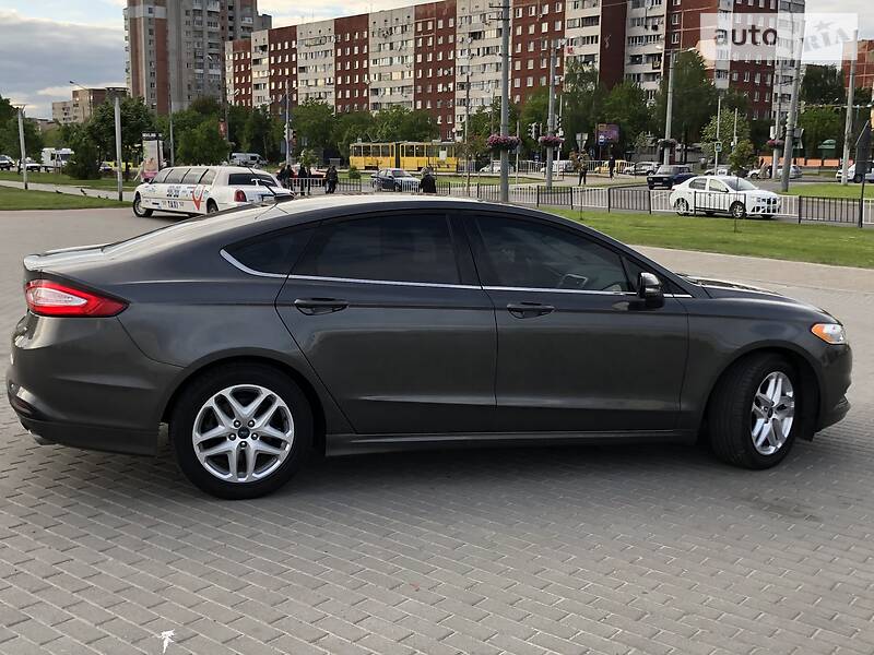 Седан Ford Fusion 2016 в Львові