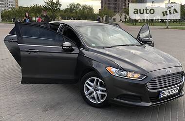Седан Ford Fusion 2016 в 