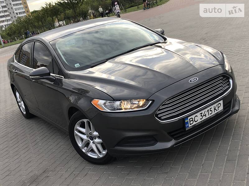 Седан Ford Fusion 2016 в Львові