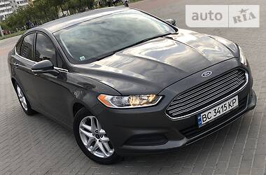 Седан Ford Fusion 2016 в 