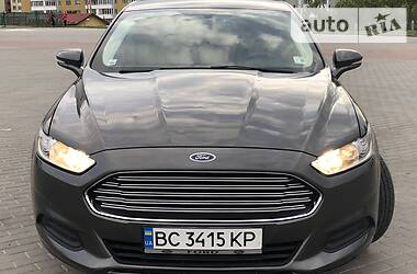 Седан Ford Fusion 2016 в 