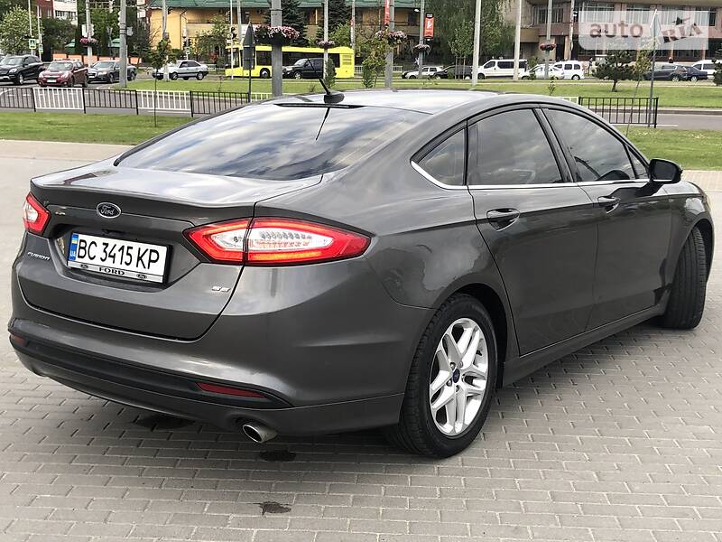 Седан Ford Fusion 2016 в Львові