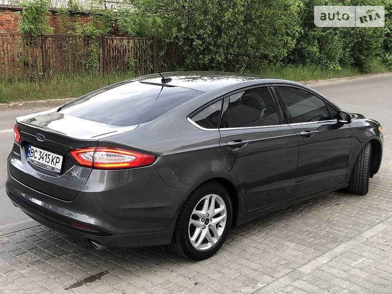 Седан Ford Fusion 2016 в Львові